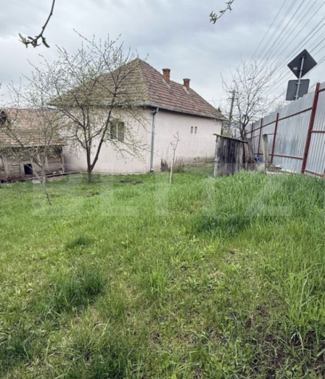Casă individuală locuibilă + teren 477m în Dâmbul Rotun