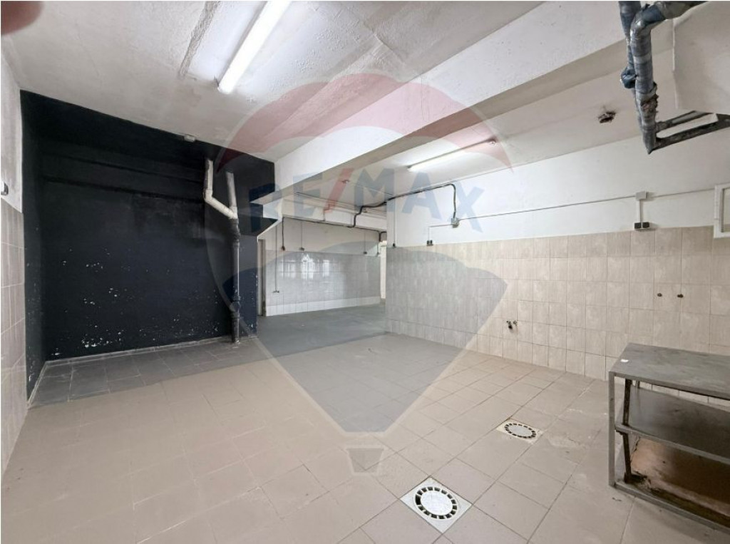 Spațiu industrial-220 mp cu rampă și parcare-zona Ora?...