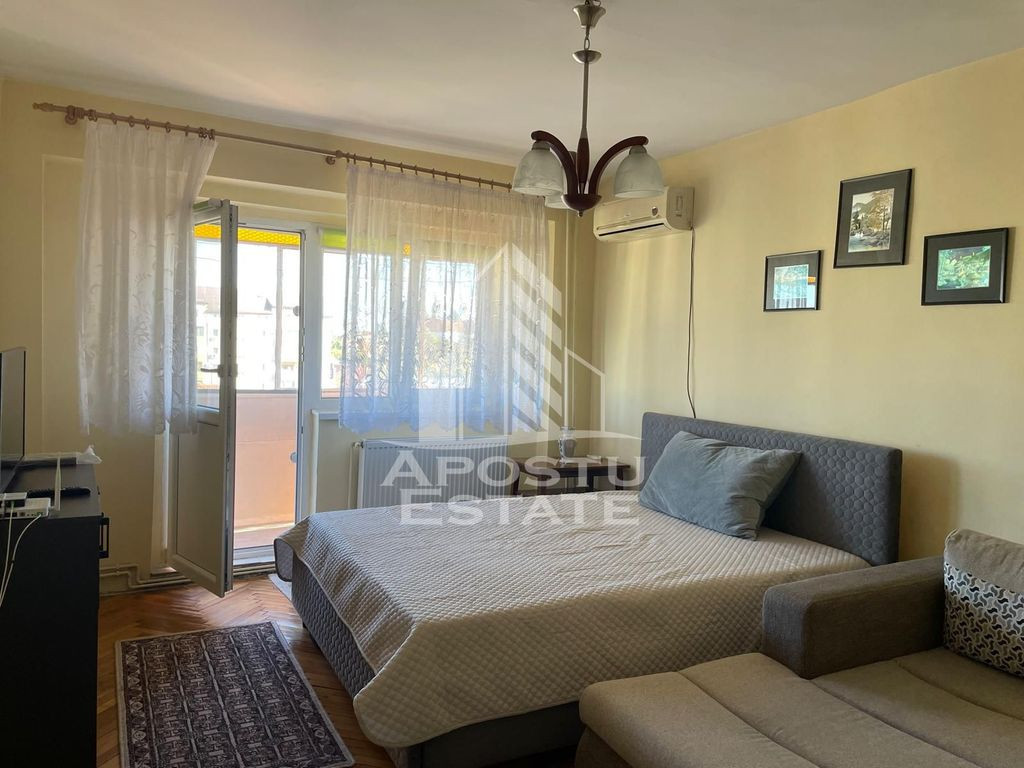 Apartament, 1 camera, centrala proprie, zona Complex Stud...