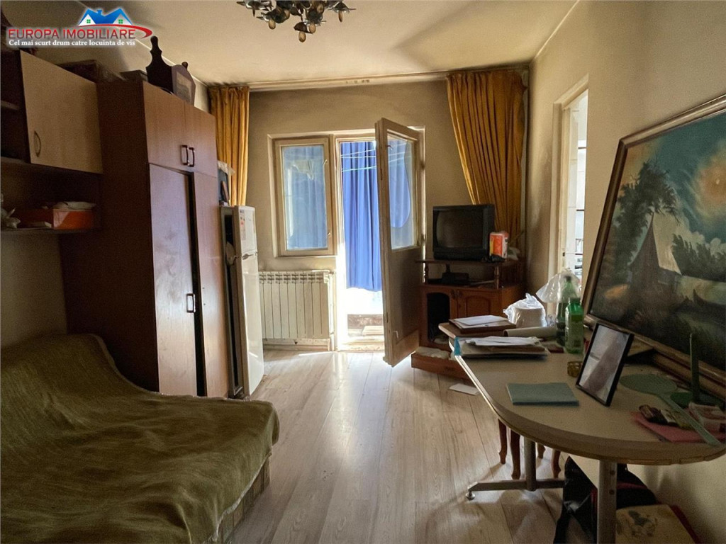 Garsoniera de zona Dallas Tulcea