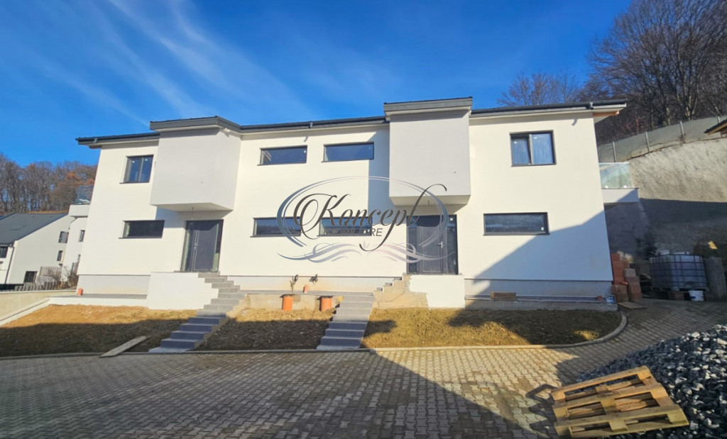 Duplex finisat eficient energetic cu panouri 15 KW, Floresti