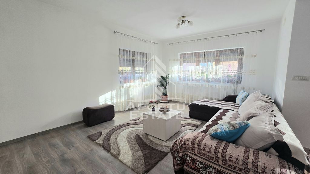 Casa individuala cu 4 camere si garaj in Sag