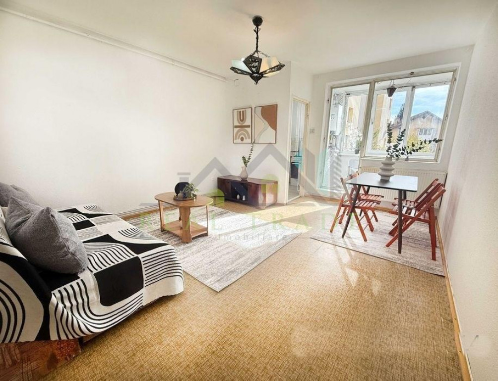 Garsoniera etajul 1 zona Grivitei