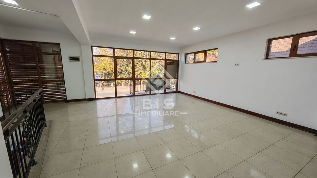 Spațiu Generos de Închiriat - 90 mp Utili - Zonă Ultra...