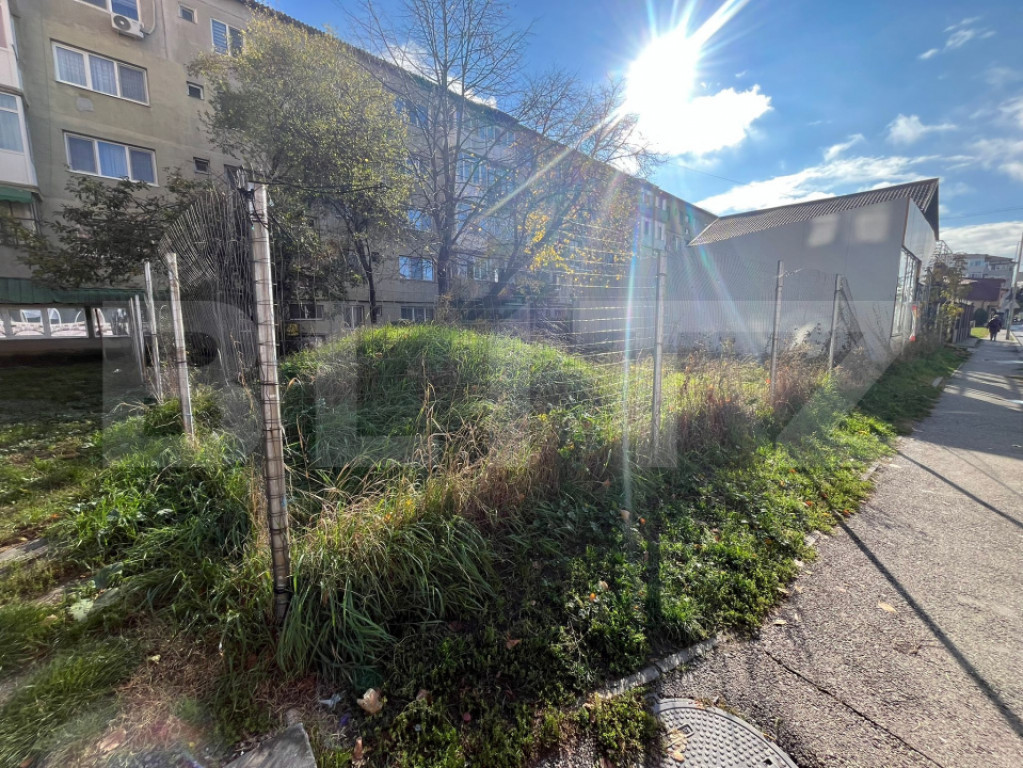 Teren intravilan 375 mp cu hală – deschidere 25 m la drum