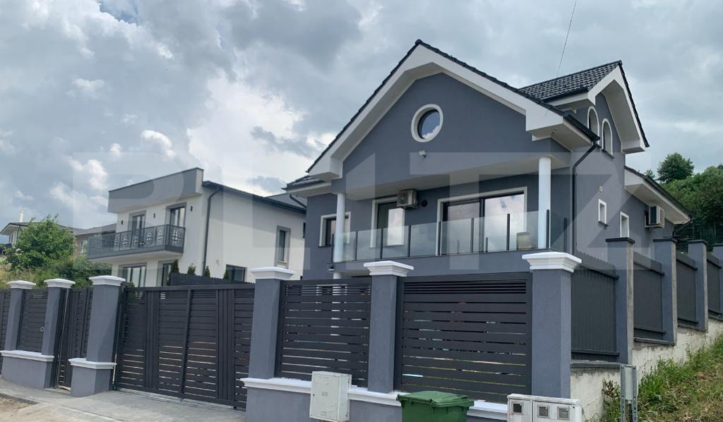 Vilă cu finisaje LUX și teren de 832mp la intrare în Dezm