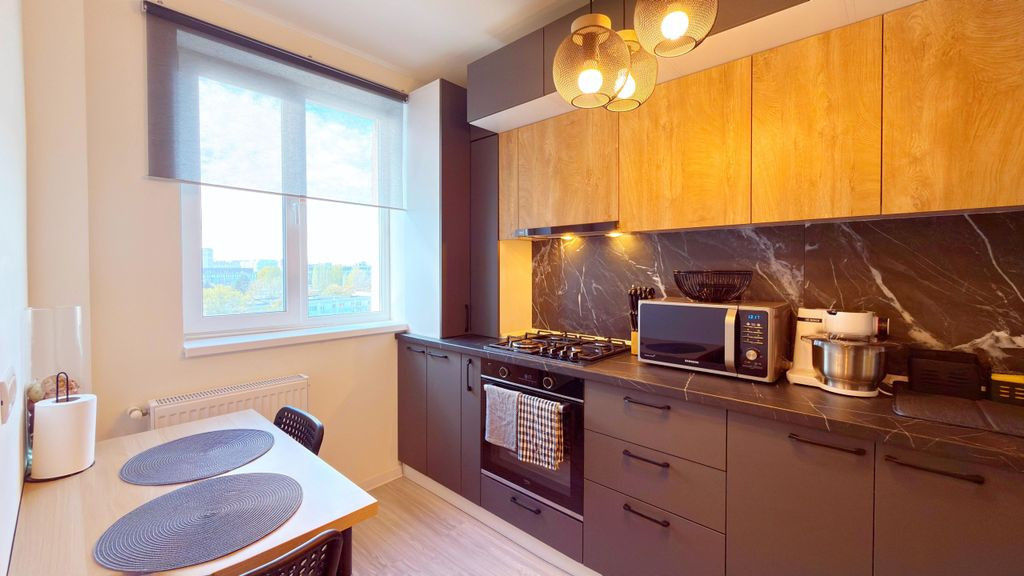 Centrala Proprie Renovat 2024 mobilat vedere parc Metrou ...