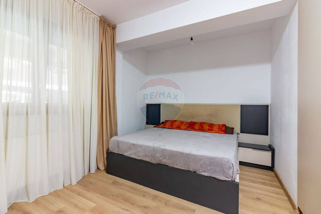 Apartament cu 4 camere si gradina proprie de vanzare/ str...