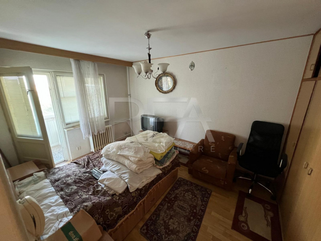 Apartament 3 camere dec Berceni / Emil Racovita