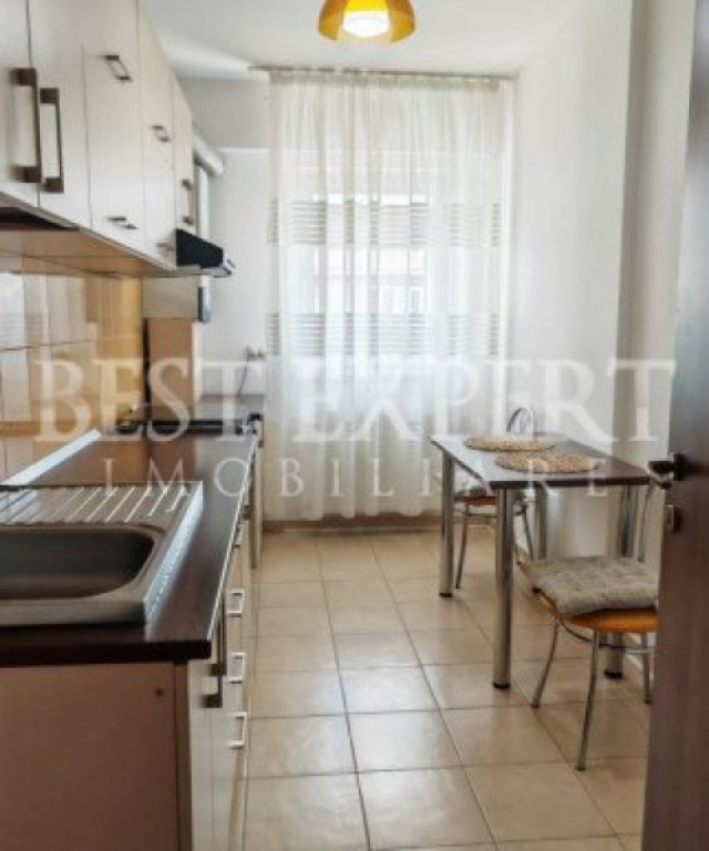 Garsonieră spațioasă, complet mobilată și utilată –