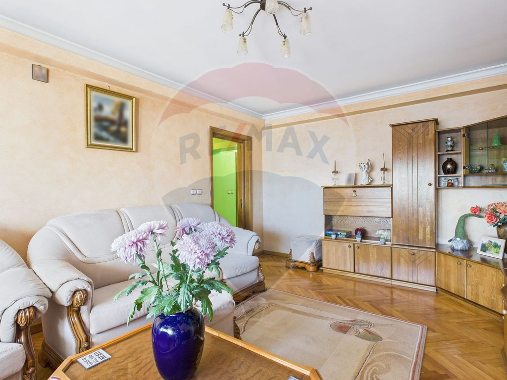 Vila S+P+2+M, 15 camere, ideala pentru investitie - Ștef...