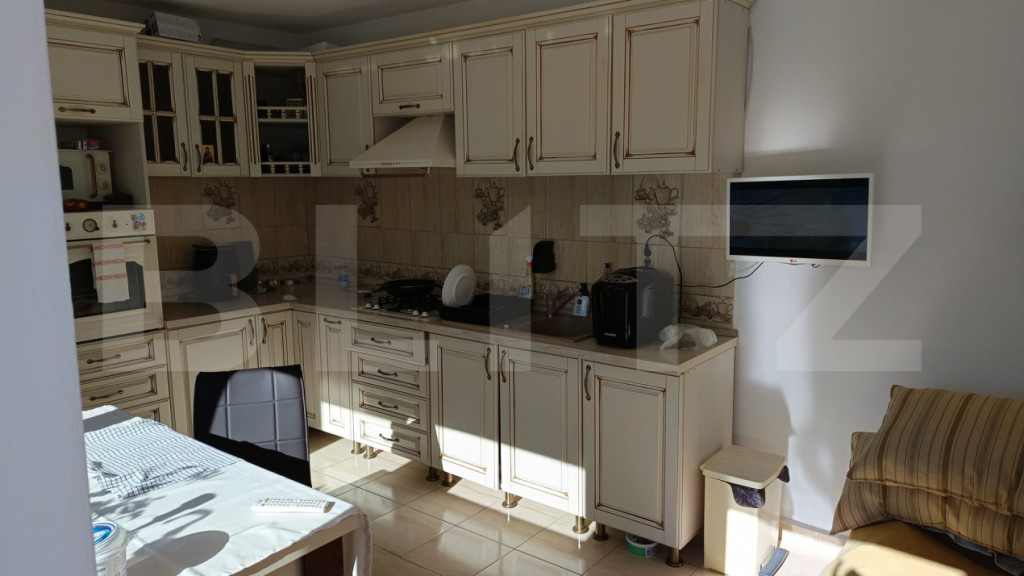 Casă cu 3 camere în Hunedoara – priveliște, piscină ș