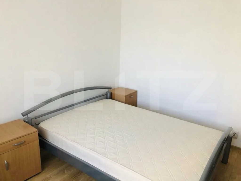 Apartament 2 camere, decomandat, cu parcare, zona Intre Lacu