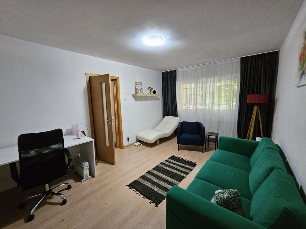 Apartament 2 camere decomandat Bd Tineretului parter -Pal...
