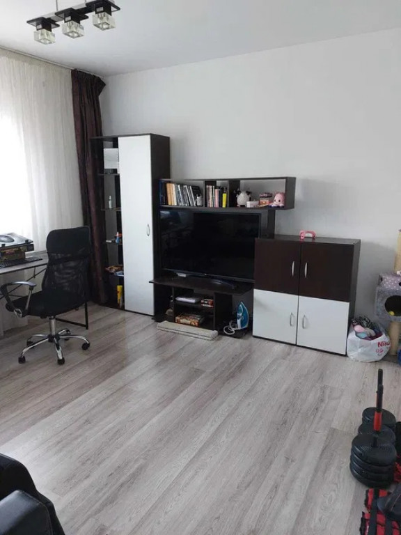 APARTAMENT 2 CAMERE, BLOC FARA RISC, MOBILAT SI UTILAT, LIFT