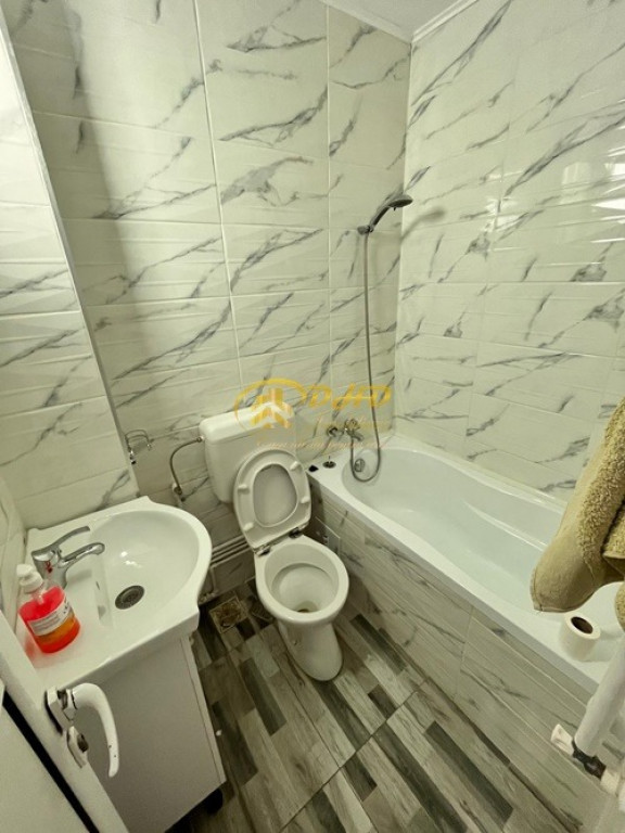 3 camere Alexandru Cel Bun,liceul Economic