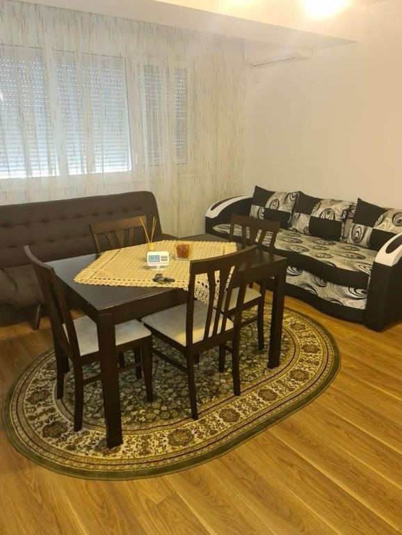 APARTAMENT 2 CAMERE, ZONA VIVO