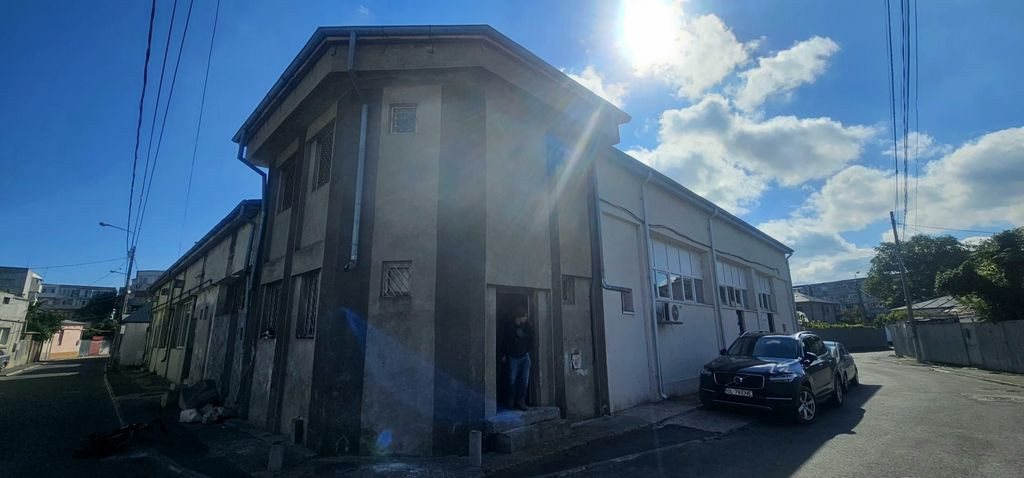 Spatiu comercial / Atelier creatie – 50 mp, parter + et...