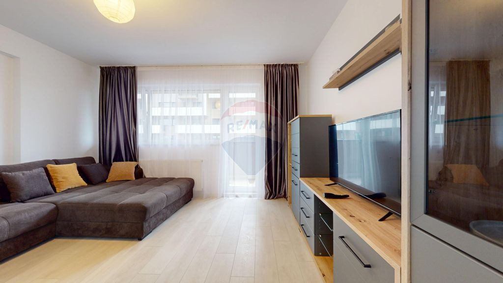 Apartament de închiriat – 2 cam. 54 mp, 3 balcoane, pa...