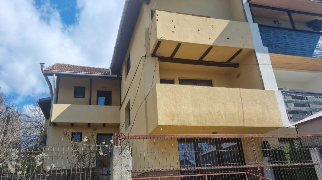 Vila 5 camere + garaj si teren 433 mp in Slănic