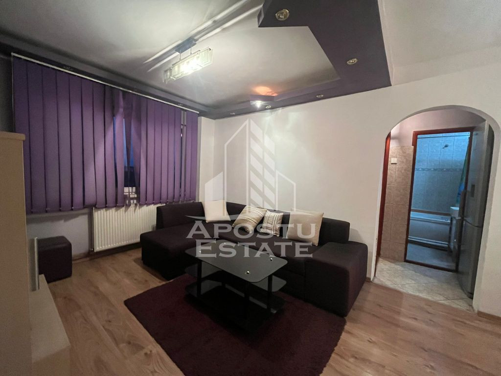 Apartament cu 3 camere, semicomandandat, etaj intermediar...