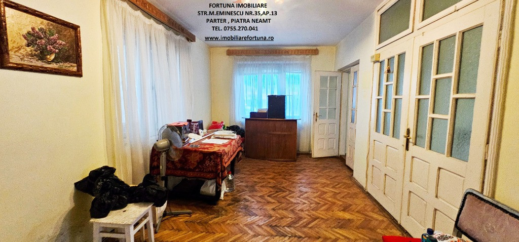 Casa in oras, cu priveliste de vis, la poalele padurii