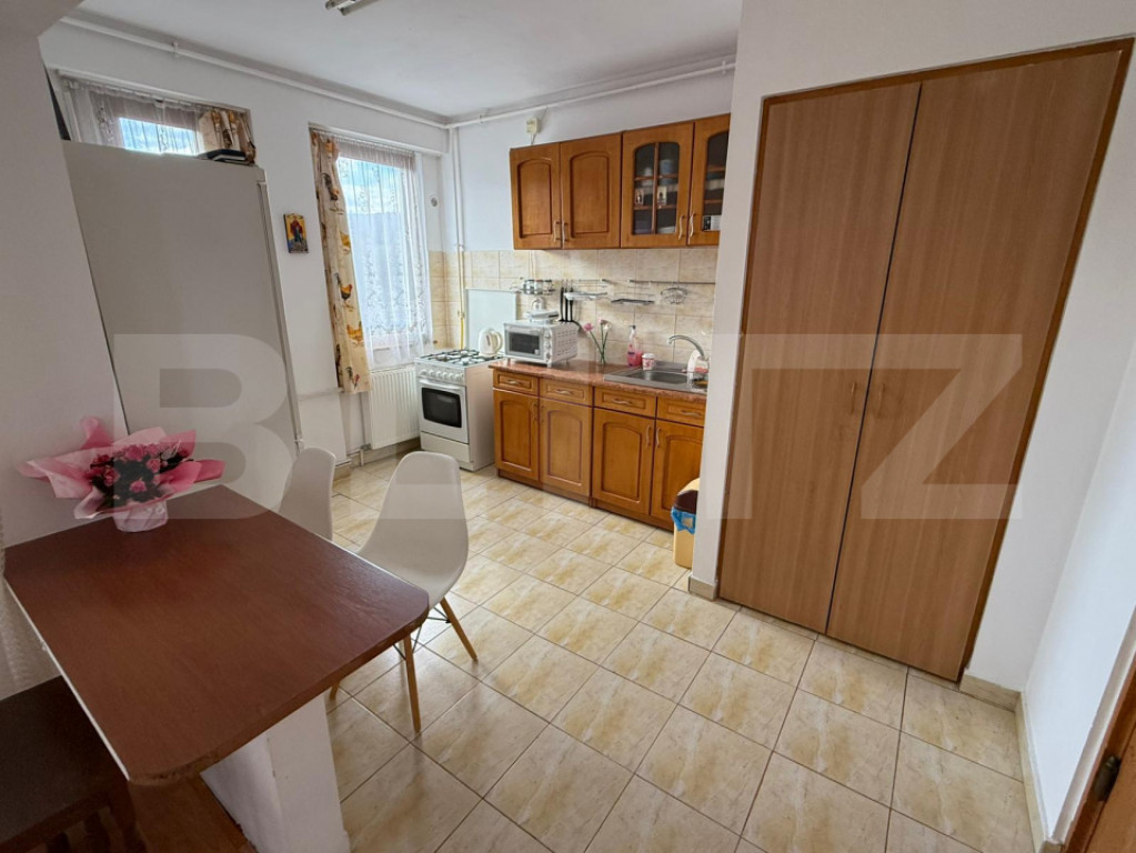 Apartament 3 camere, etaj intermediar, 60 mp, zona Cetatea F