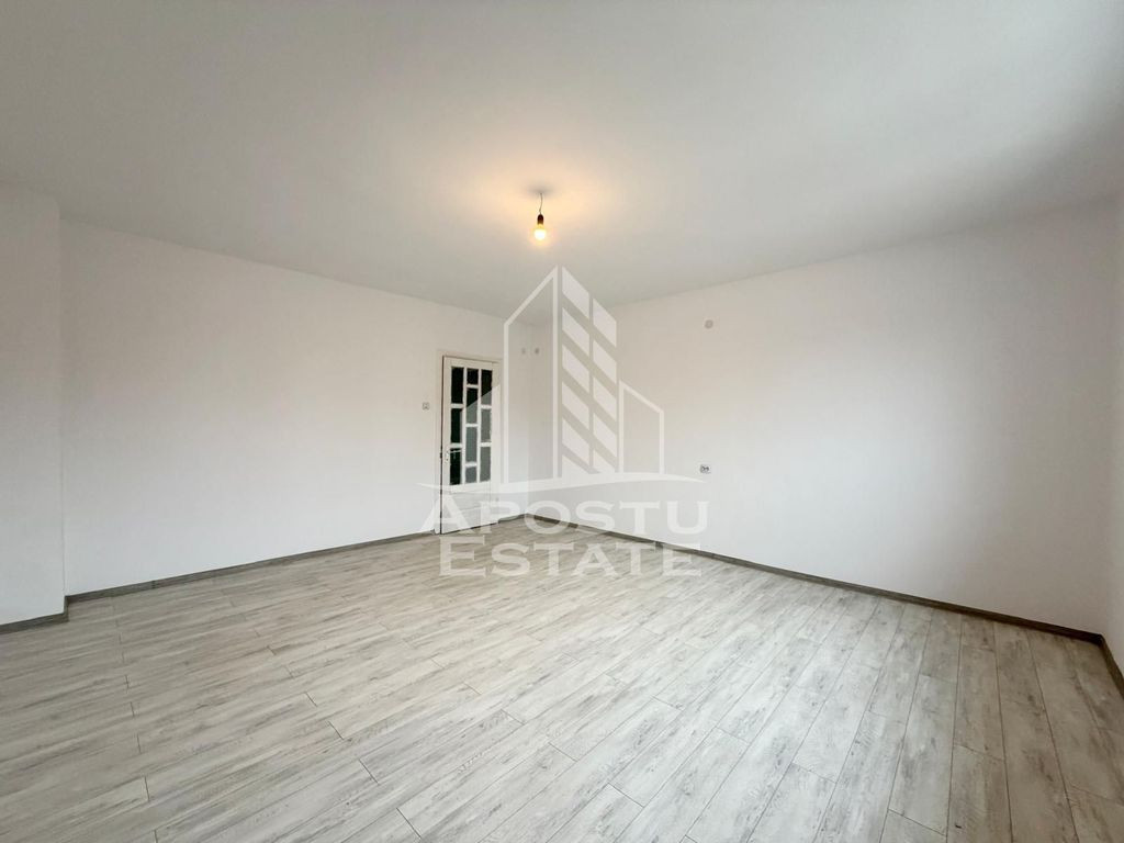 Casa 3 camere, locuri de parcare, ideala pentru firme, Ch...