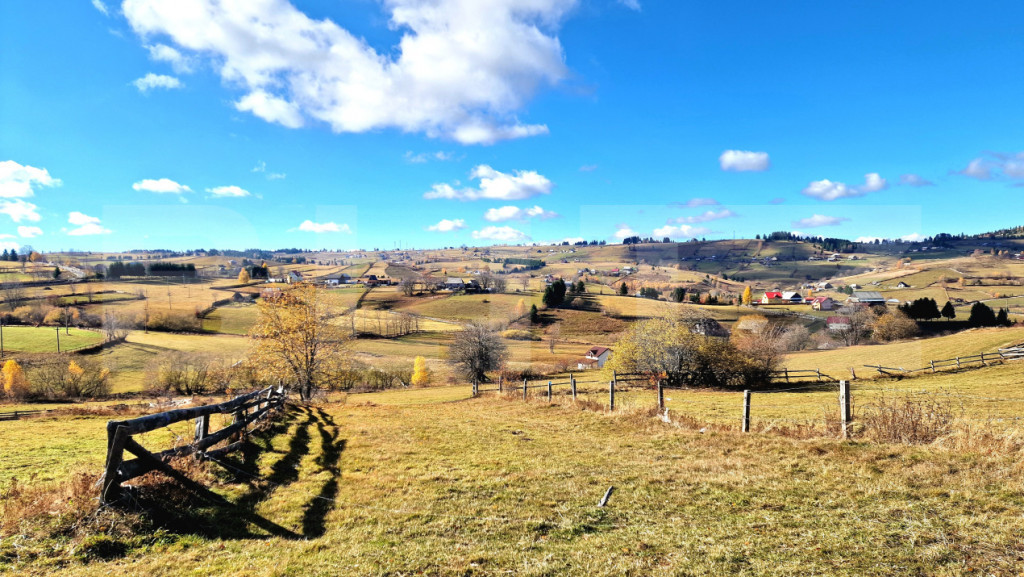 Teren parcelabil, front la strada, 6340mp, utilitati, Marise