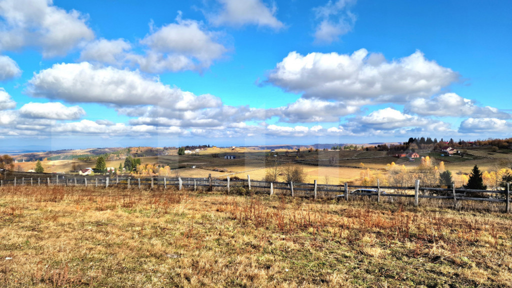 Teren parcelabil, front la strada, 2194mp, utilitati in zona