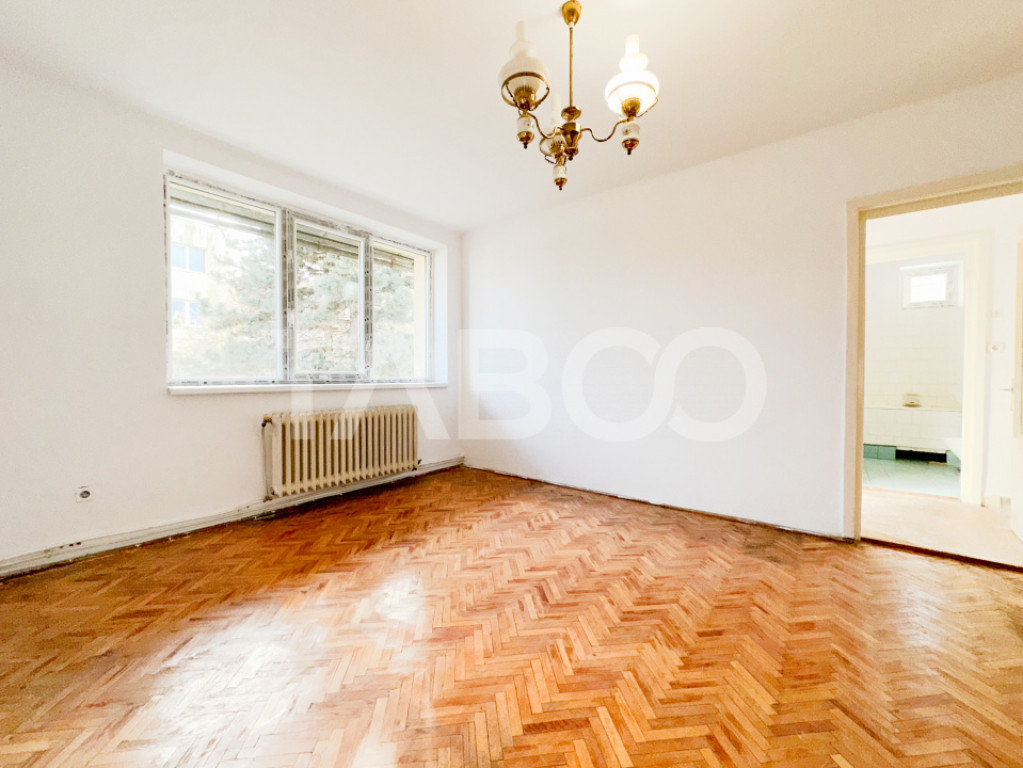 De vanzare apartament 2 camere cartierul Gruia langa Stadion