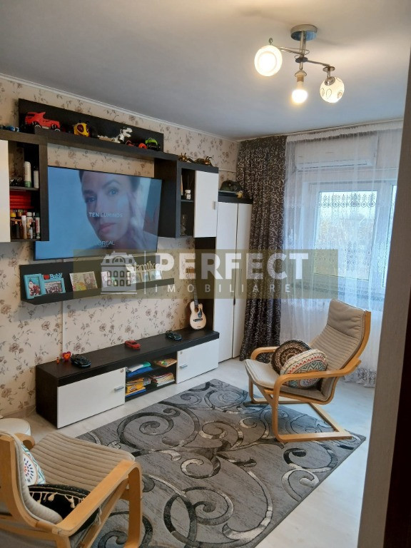 Ap.2 camere DECOMANDAT DEMOCRATIEI 69000 euro