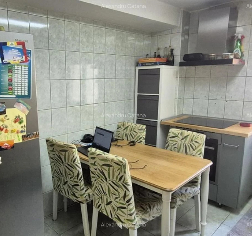 Apartament 4 camere, decomandat - zona Scriitorilor