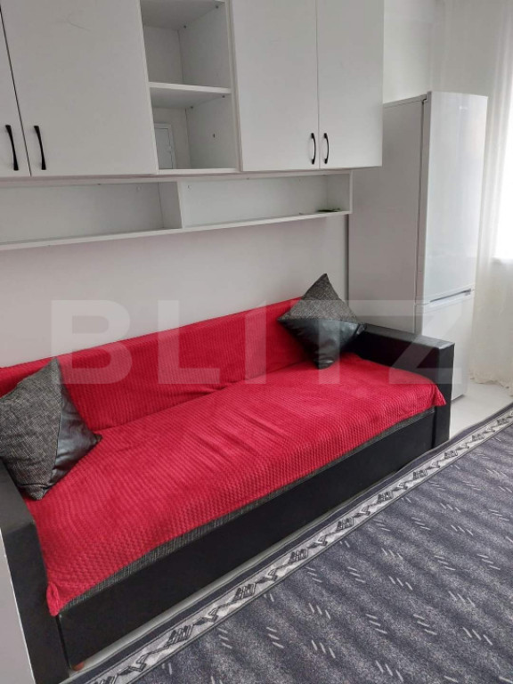 Garsonieră, 12 mp, renovată, zona Burdujeni