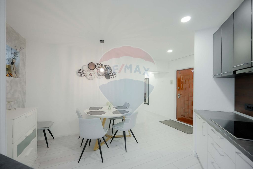 Apartament modern de vânzare cu 4 Camere, zona Cazaban