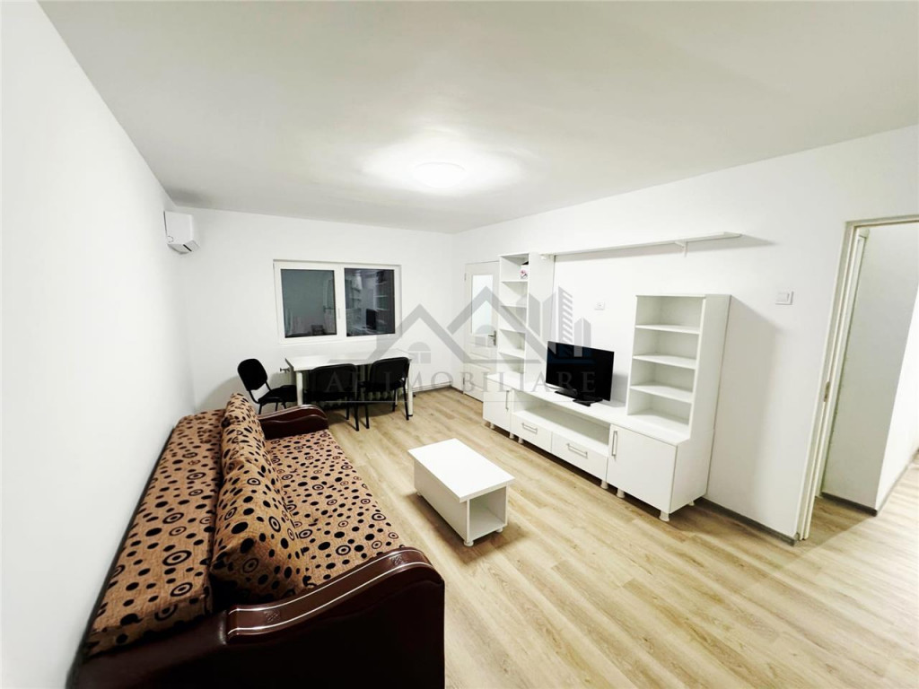 Apartament cu 3 camere de inchiriat