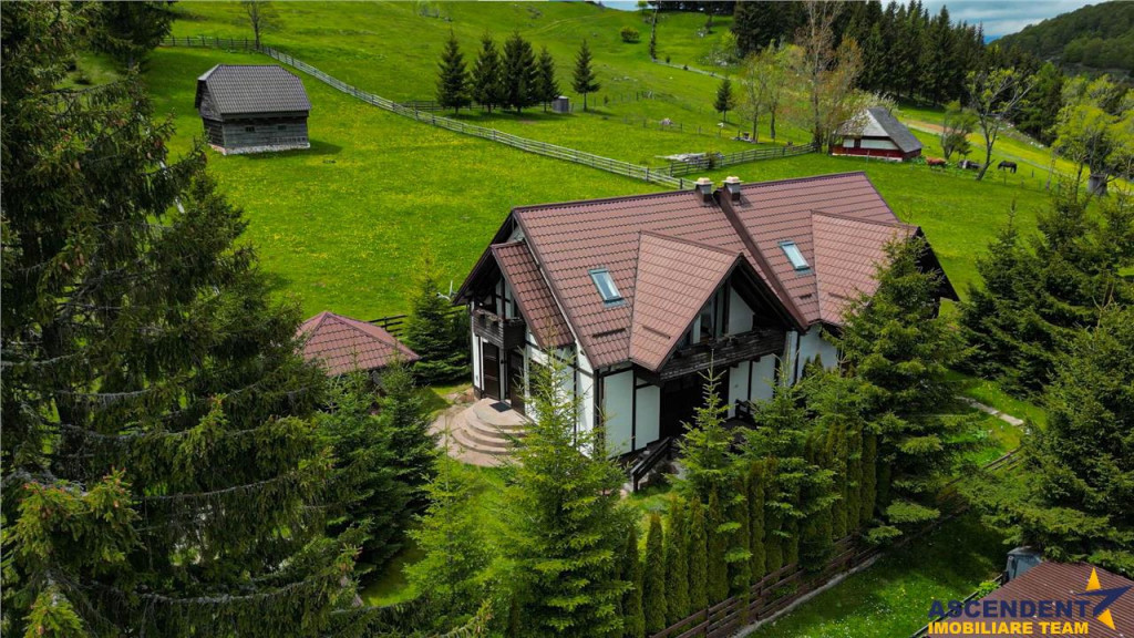 FILM! Eleganta casa de vacanta,select echipata,peisaj de vis