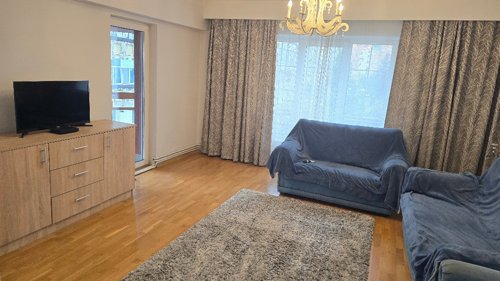 Inchiriez apartament 3 camere decomandat in Deva, bloc Casial, et 2