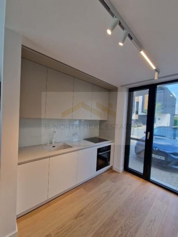 Vila modernă 4 camere , la prima închiriere, în inima ...