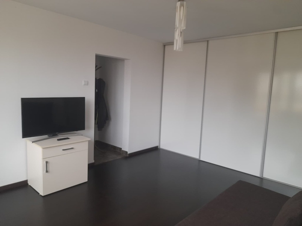 Inchiriez garsoniera Afi Cotroceni