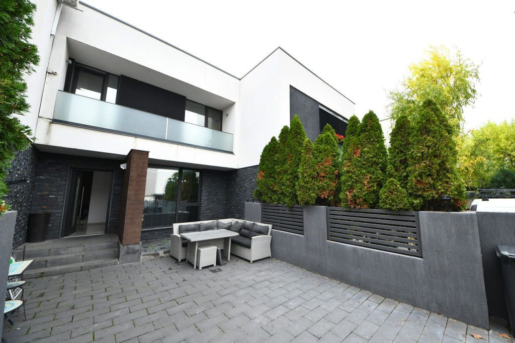 De vanzare – In exclusivitate, casa moderna in cartieru...