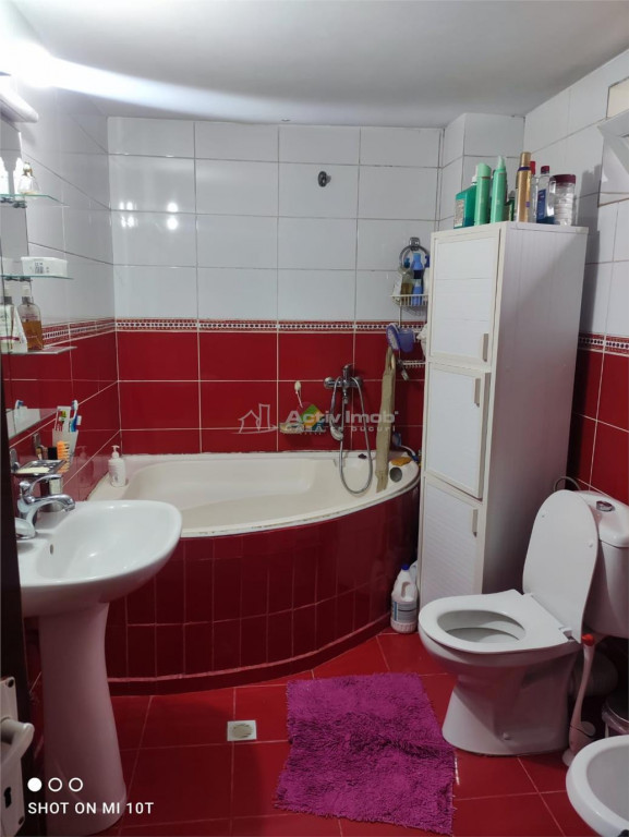 Casa D P E, teren 1358 mp - ANL-uri - parc