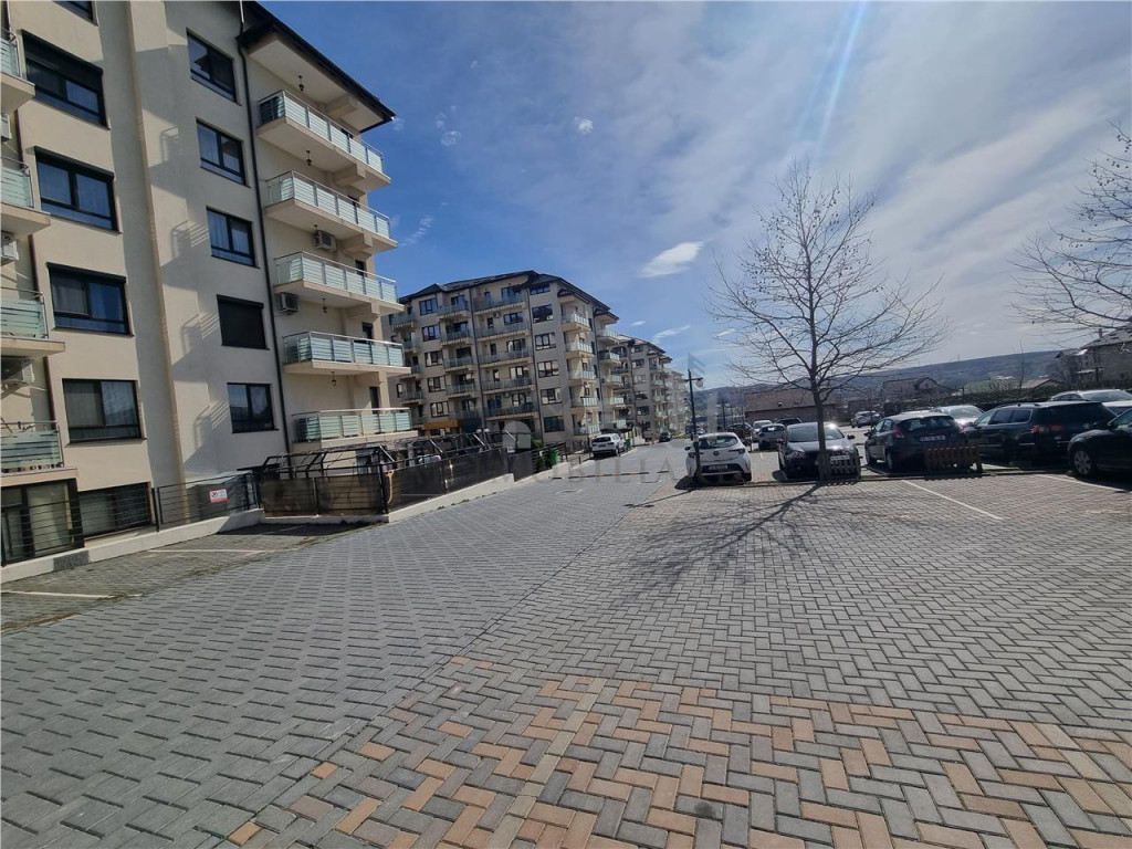 Apartament cu 3 camere de inchiriat