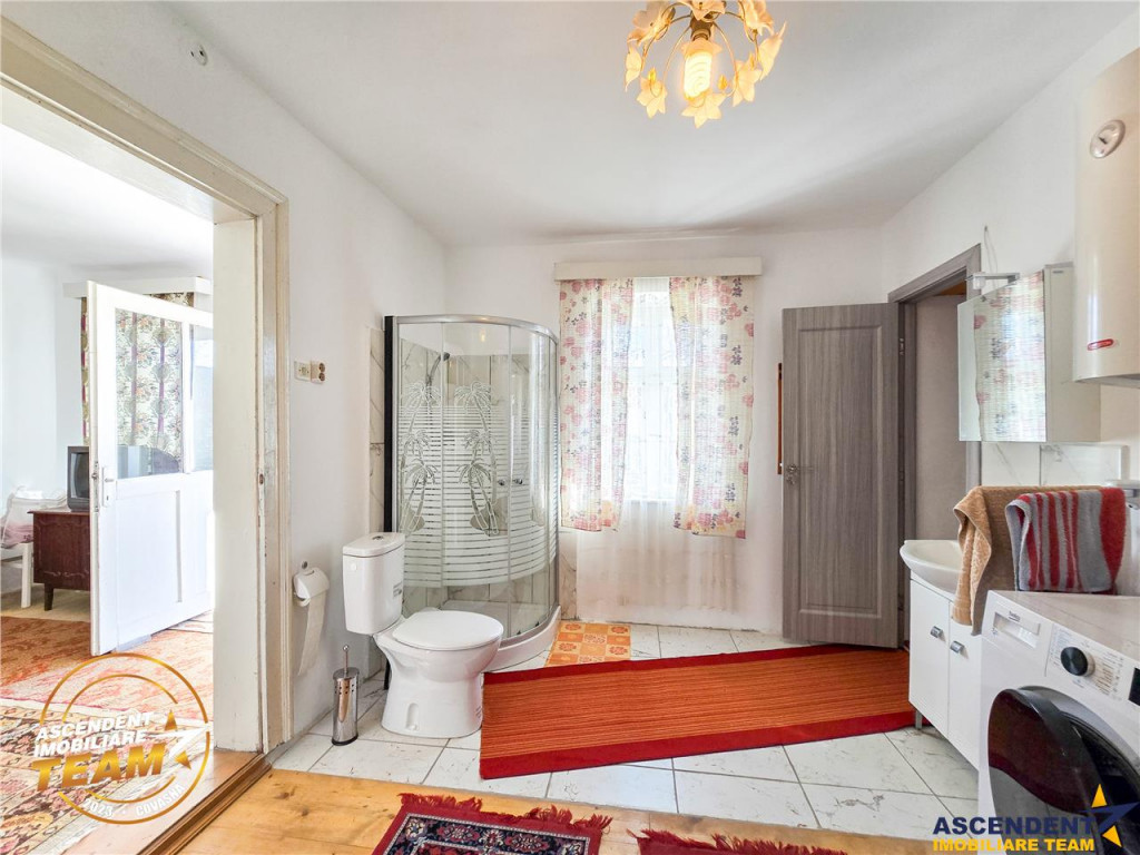 Tur 3D! Casa autentica cu sura,1.800mp teren, in statiunea b