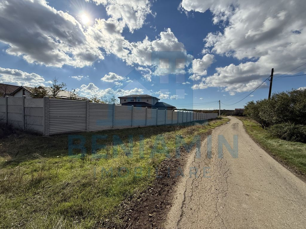 Teren intravilan - 1000mp - utilitati - deschidere mare -...