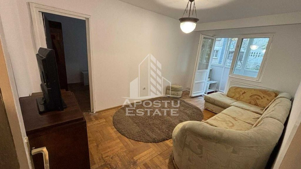 Apartament 2 camere, semidecomandat, zona Girocului