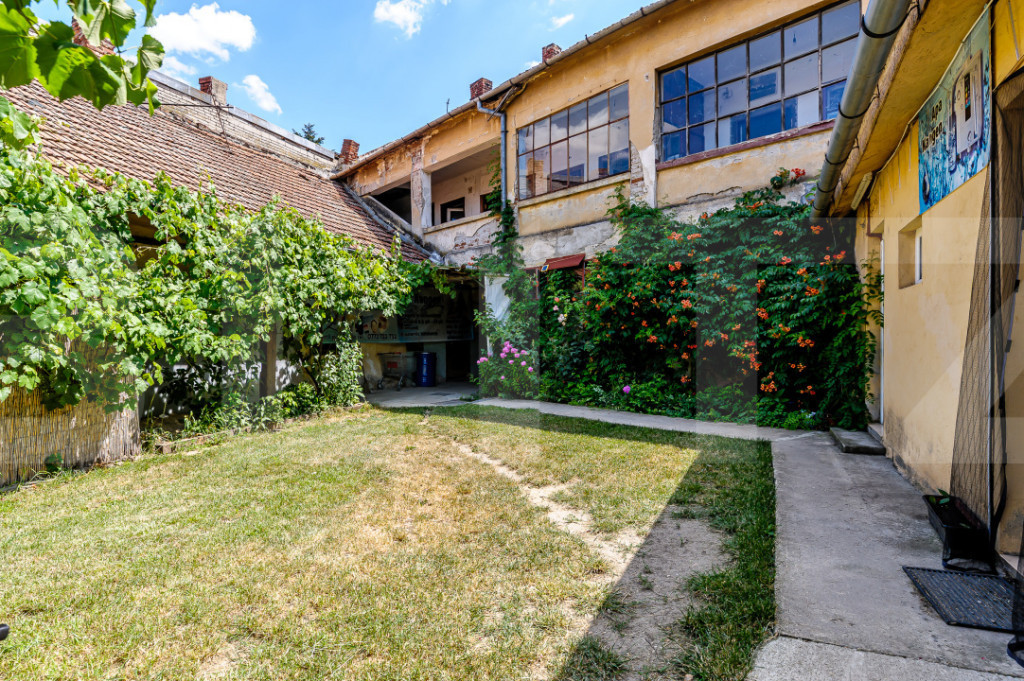 Teren Generos 1.015 mp + Casă, Investiție Strategică, And