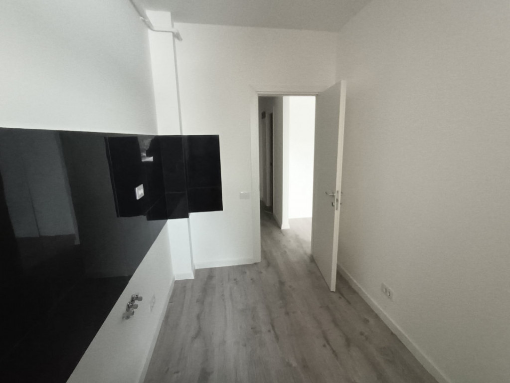 APARTAMENT 2 CAMERE, DECOMANDAT,ETAJUL 1, BLOC CU DOUA LIFTU