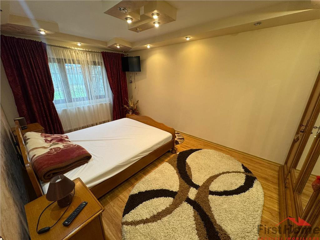 Apartament 4 camere, parter inalt, parcare proprie, zona Pia