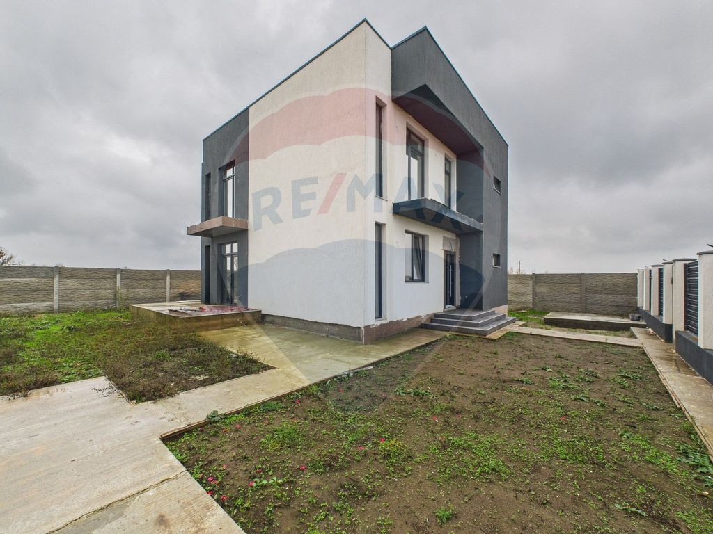 Apartament Ultrafinisat cu 4 camere de vanzare in zona Ch...